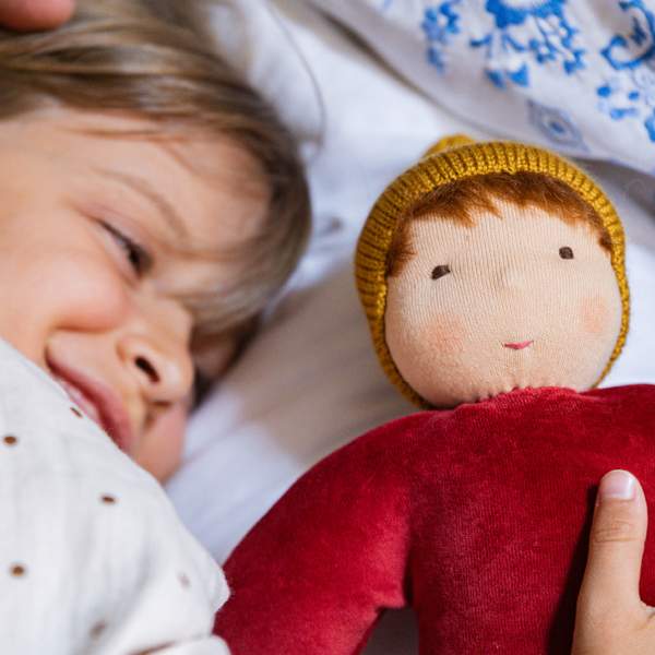 Waldorfpuppe NANA rubin