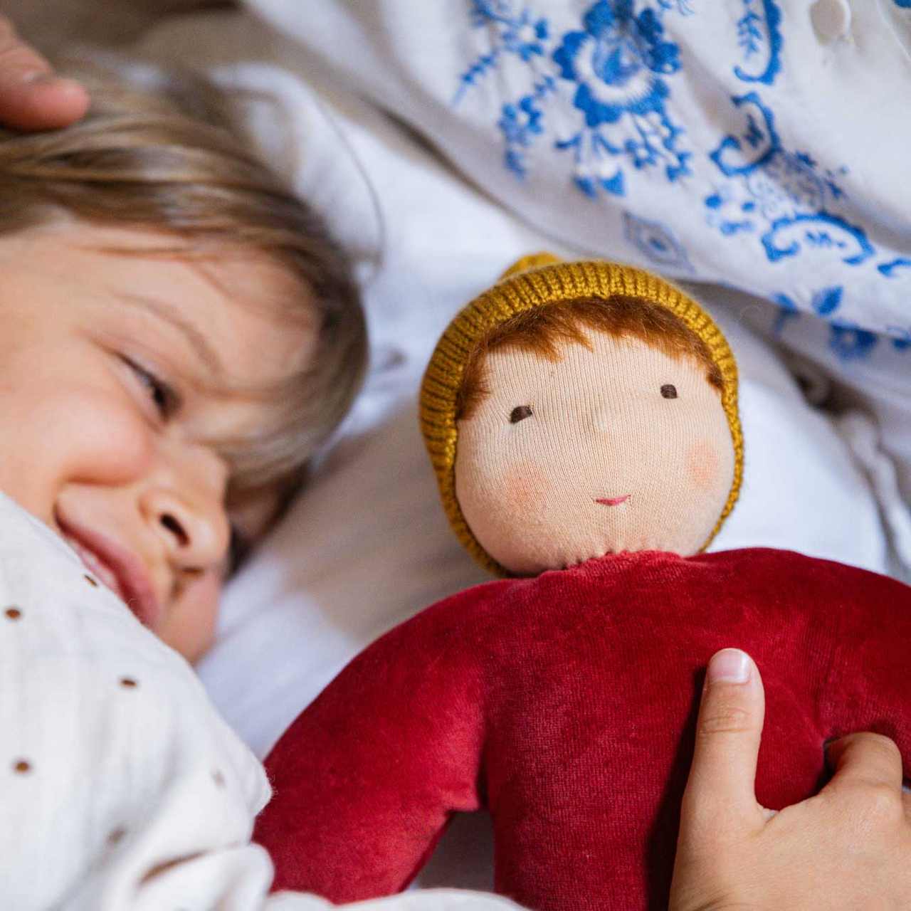 Waldorfpuppe NANA rubin Waldorfpuppe NANA rubin