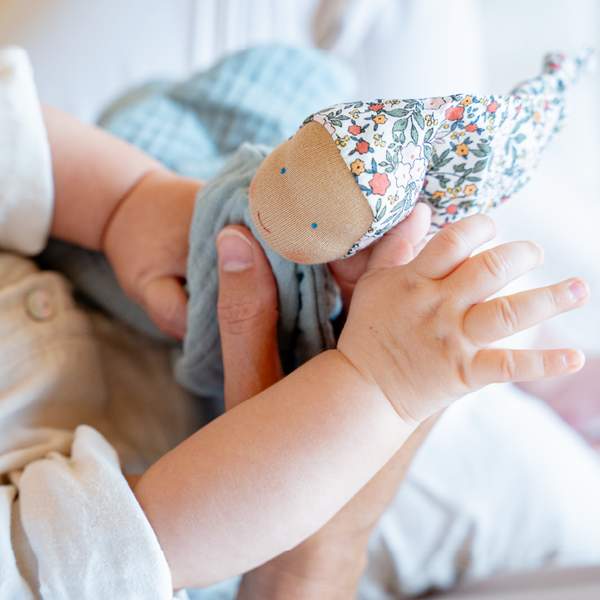 Waldorfwichtel groß turquoise