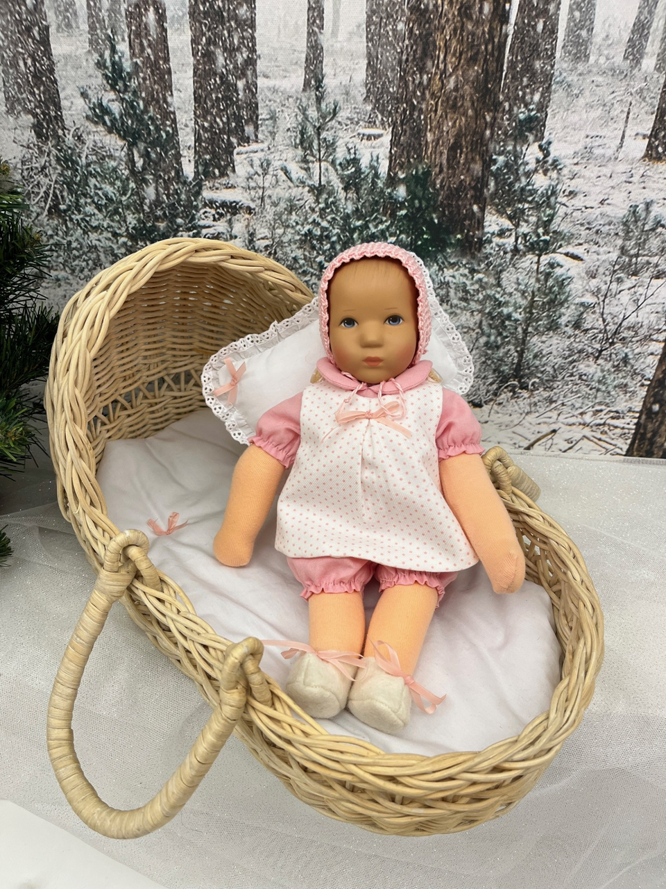 UNIKAT Däumlinchen Baby im Körbchen